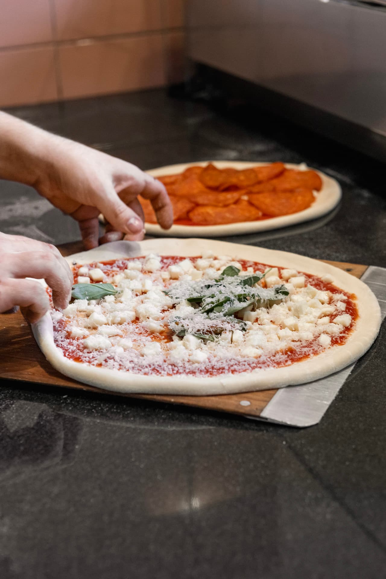 Håndlaget pizza fra Jungel Pizza