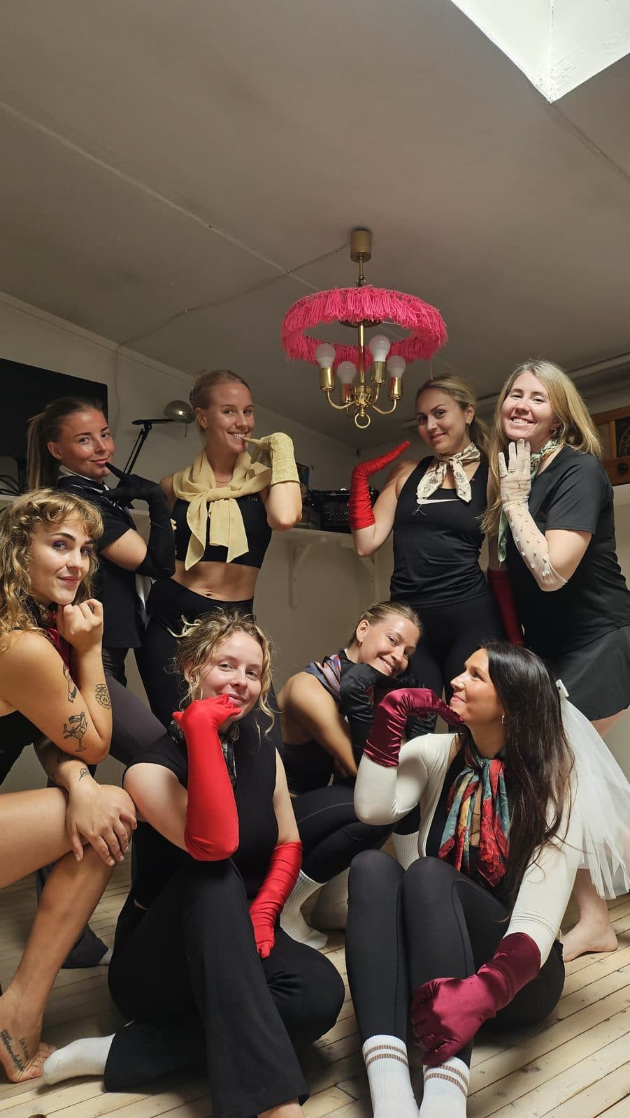 Burlesque-workshop for bedrifter, teambuilding for bedrift i Oslo, teambuilding for bedrift